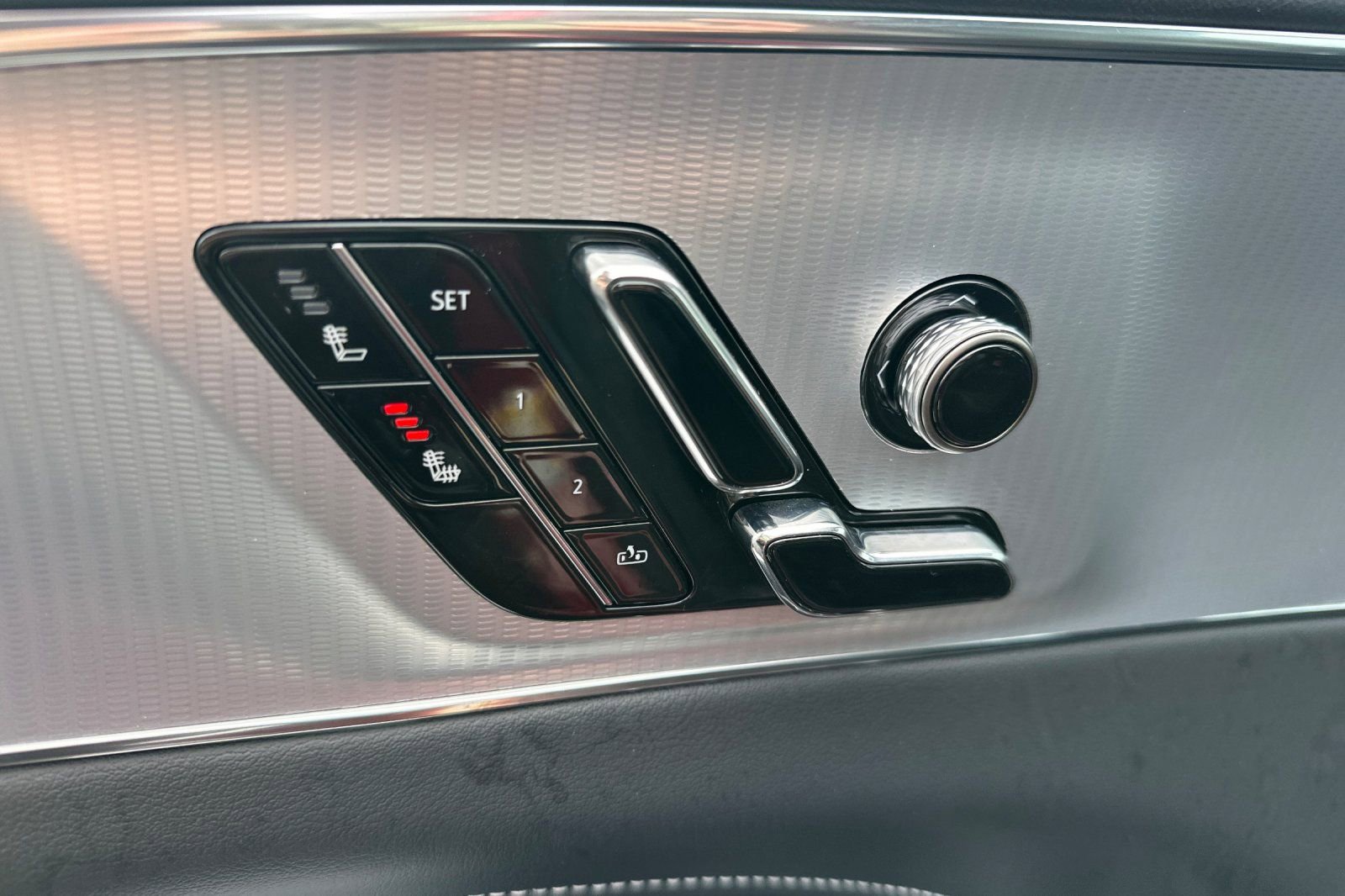 Certified 2024 Cadillac Lyriq Tech w/ Driver Assist Package image 13