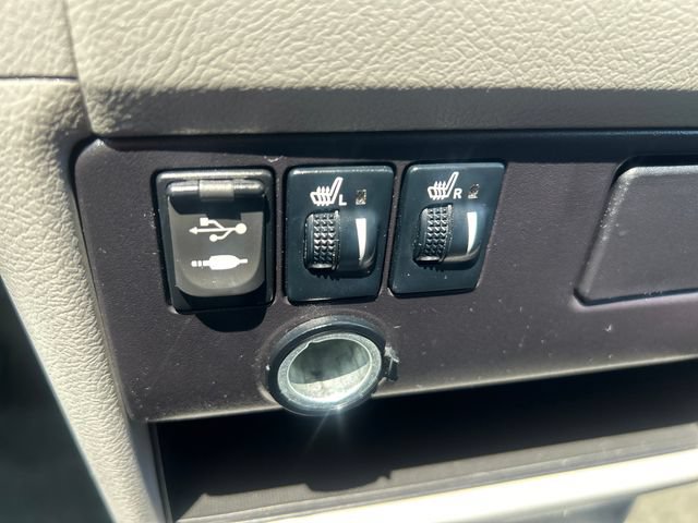 Used 2017 Toyota Sienna XLE w/ XLE Navigation Package AWD/4WD image 32