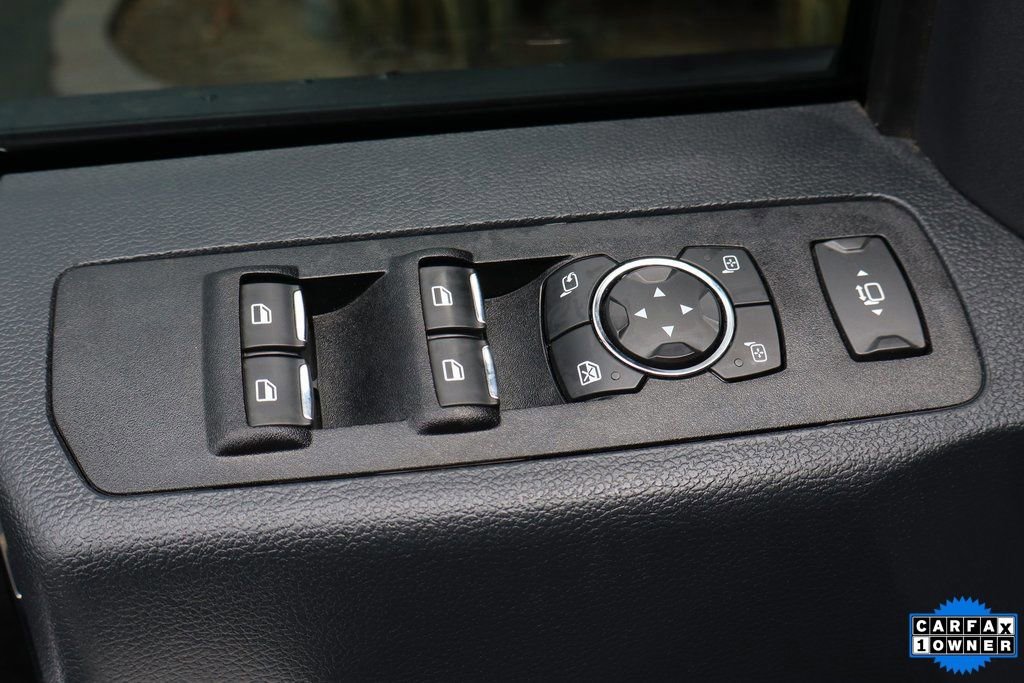 Used 2022 Ford F350 Lariat w/ Black Appearance Package image 14