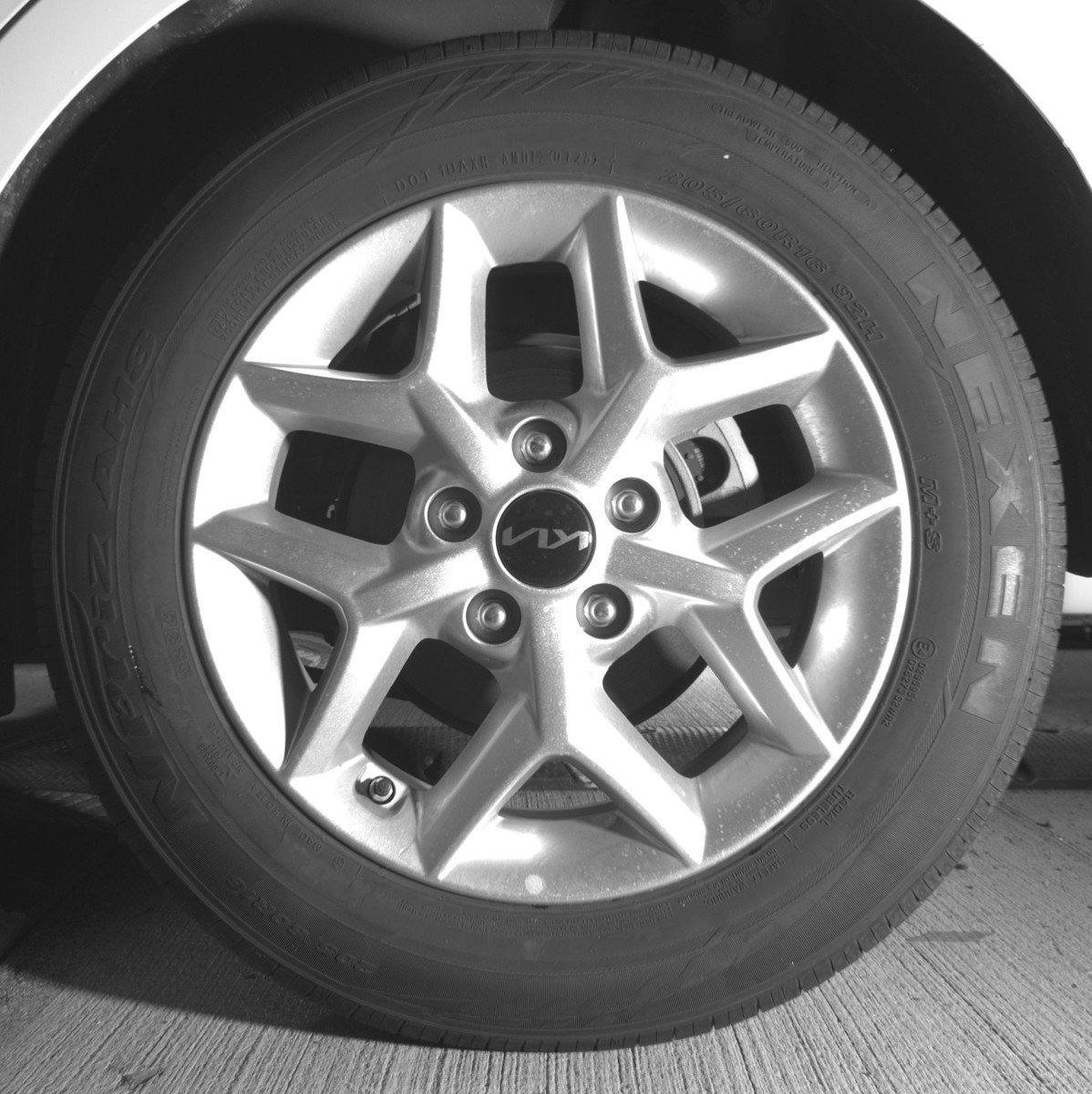 Used 2025 Kia Soul LX w/ LX Technology Package FWD image 14