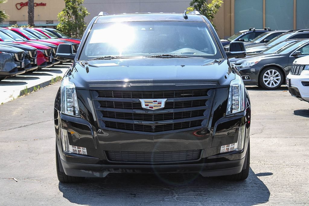 Used 2019 Cadillac Escalade ESV Luxury w/ Escalade Sport Edition AWD/4WD image 2