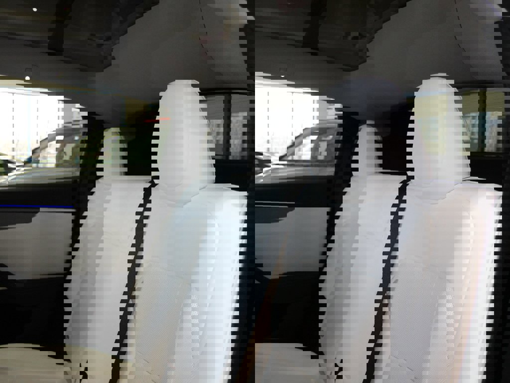 Used 2026 Tesla Model Y Long Range image 20