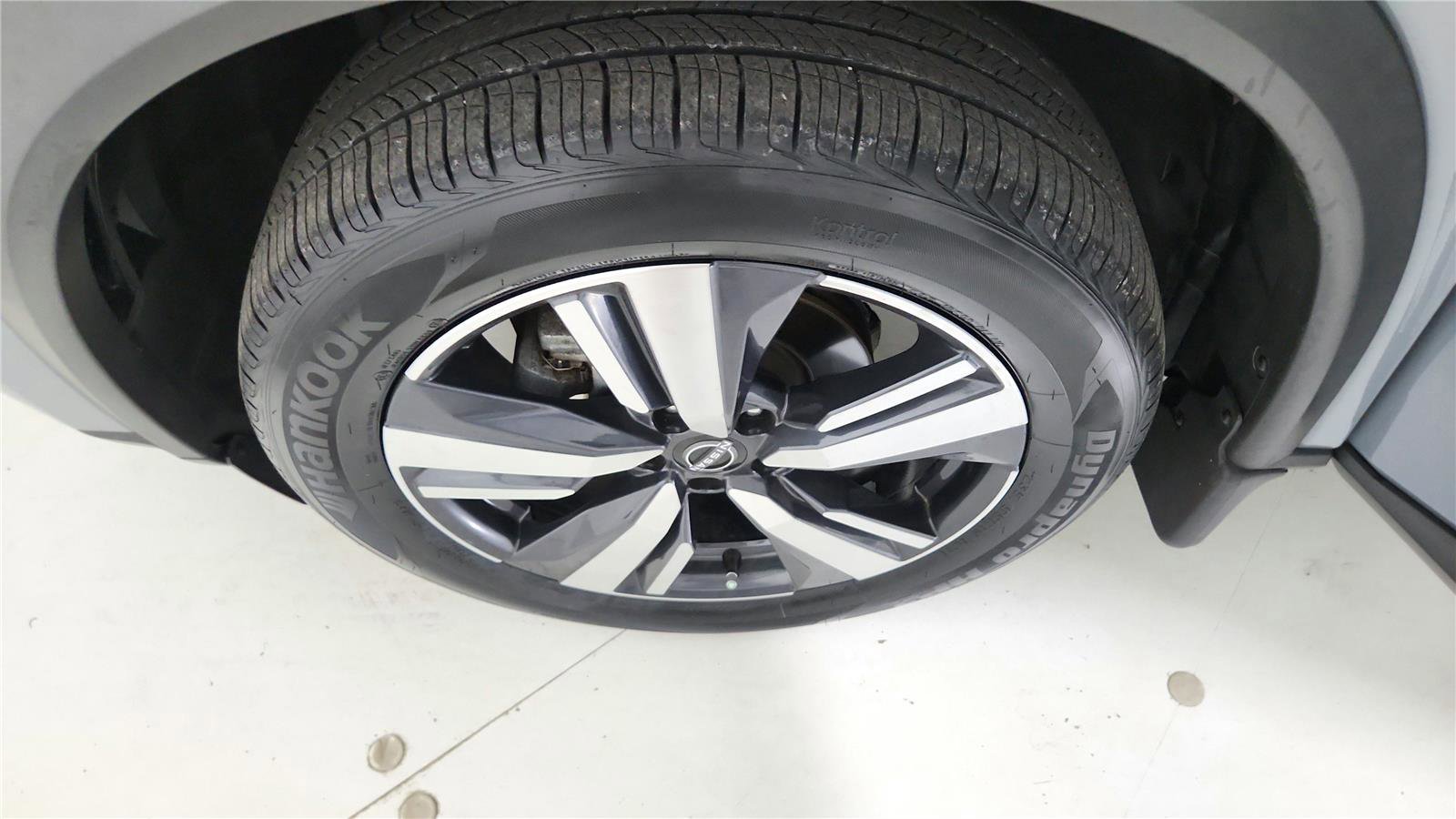 Used 2023 Nissan Rogue SL w/ SL Premium Package image 31