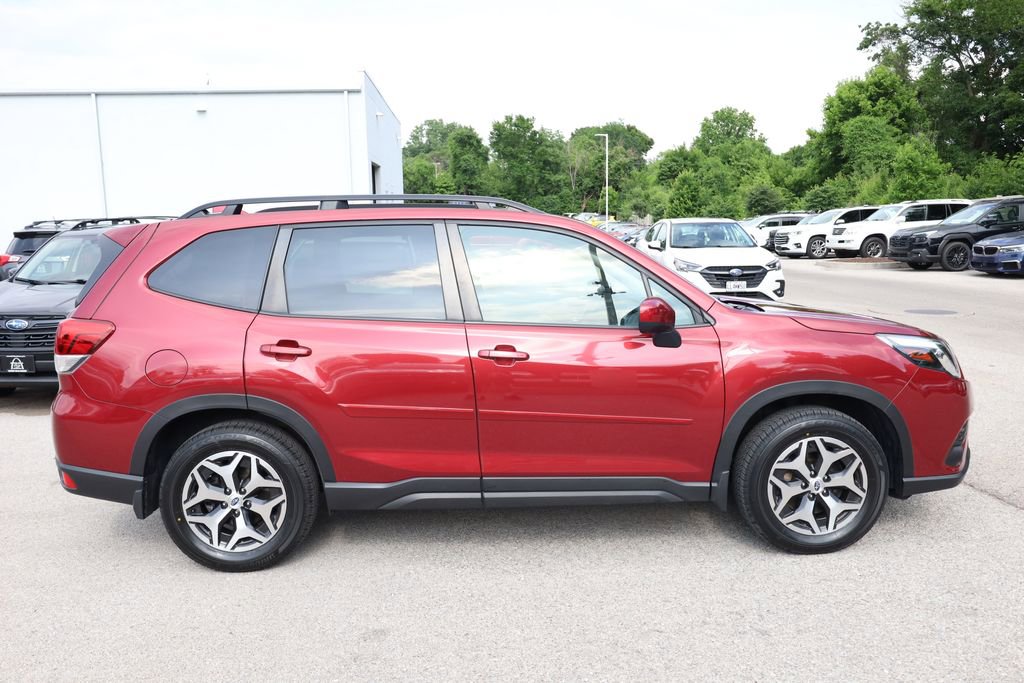 Used 2022 Subaru Forester Premium AWD/4WD image 4