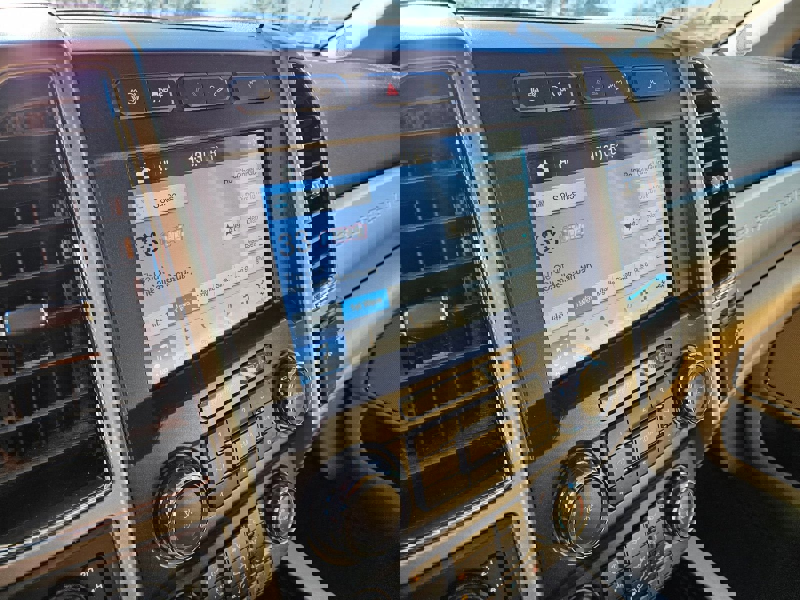 Used 2019 Ford F250 Lariat w/ Lariat Ultimate Package image 46