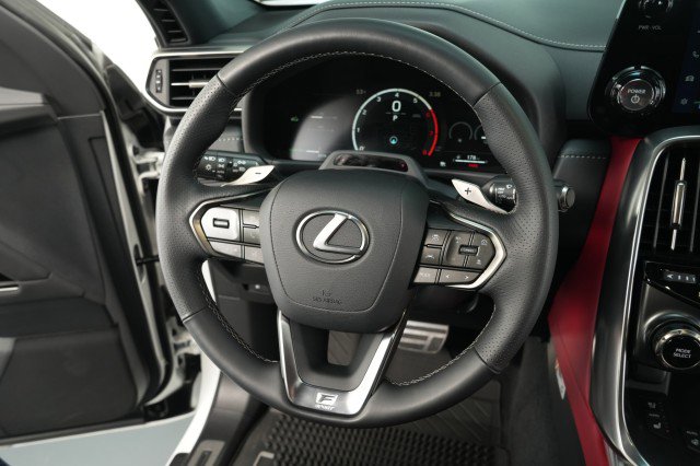 Used 2025 Lexus LX 700h F Sport image 38