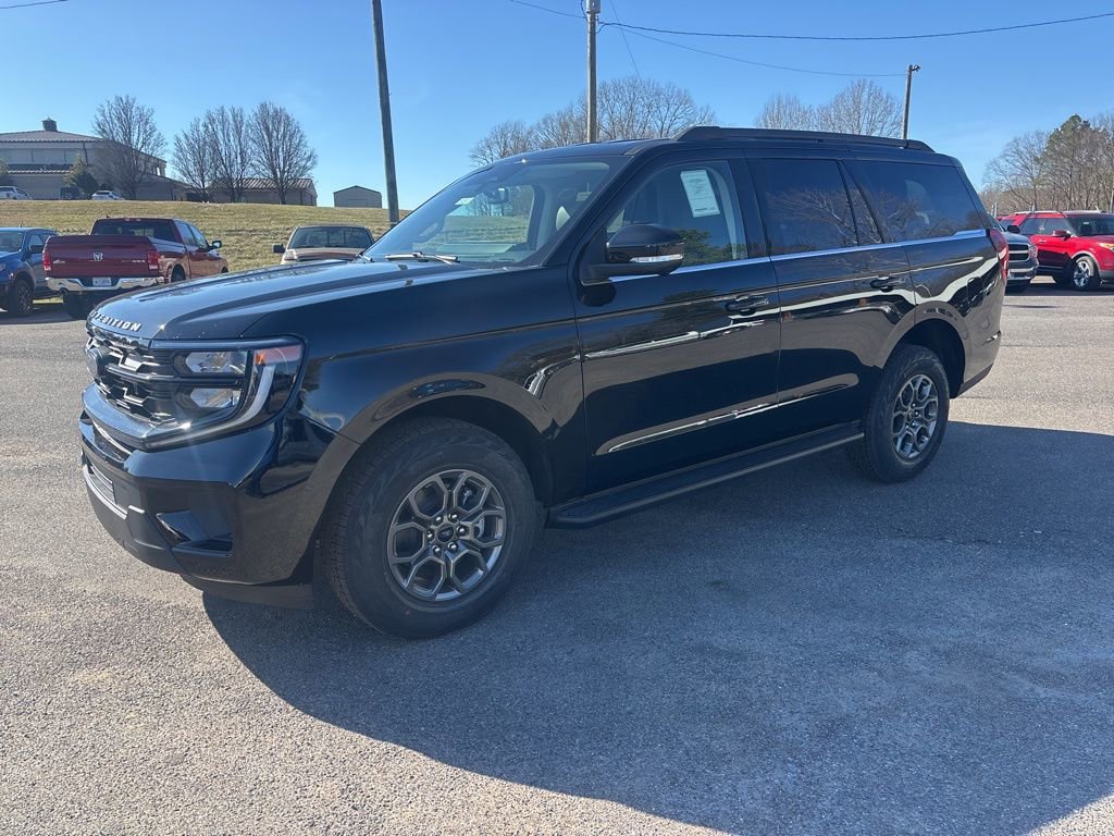 New 2026 Ford Expedition Active image 3