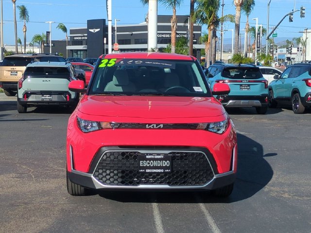 Certified 2025 Kia Soul LX w/ LX Technology Package FWD image 8