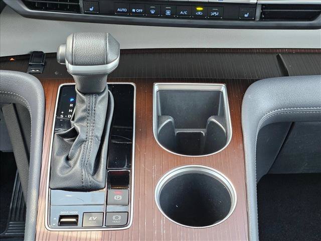 Used 2023 Toyota Sienna XLE FWD image 10