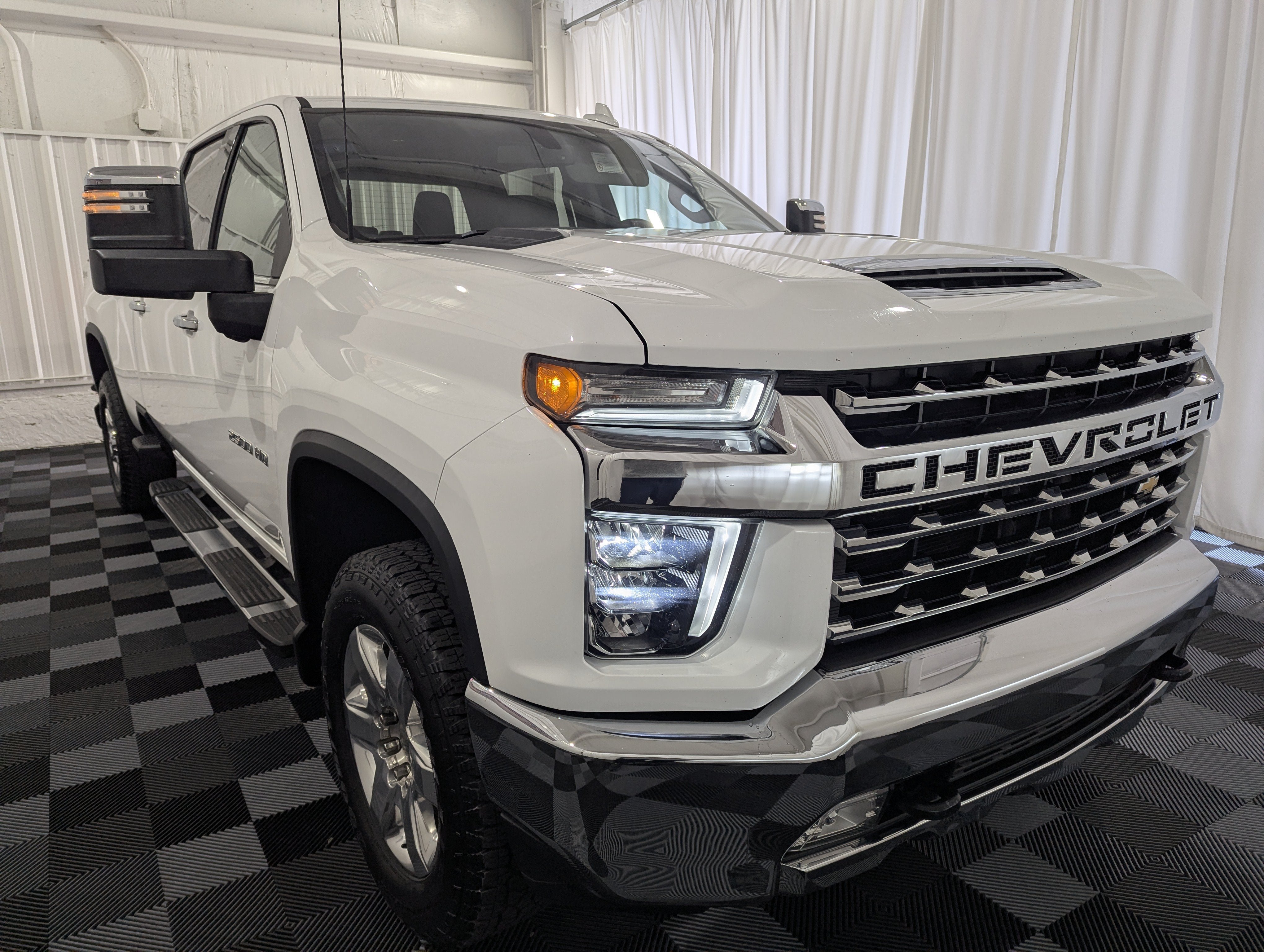 Used 2020 Chevrolet Silverado 2500 LTZ w/ Snow Plow Prep/Camper Package AWD/4WD image 5