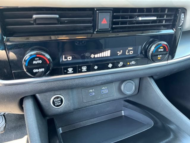 Used 2022 Nissan Rogue SV AWD/4WD image 28