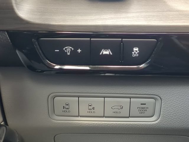 Used 2024 Kia Carnival EX FWD image 28