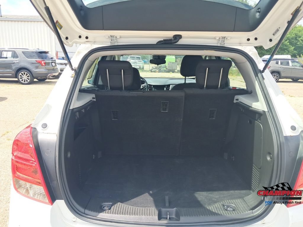 Used 2018 Chevrolet Trax LS AWD/4WD image 40