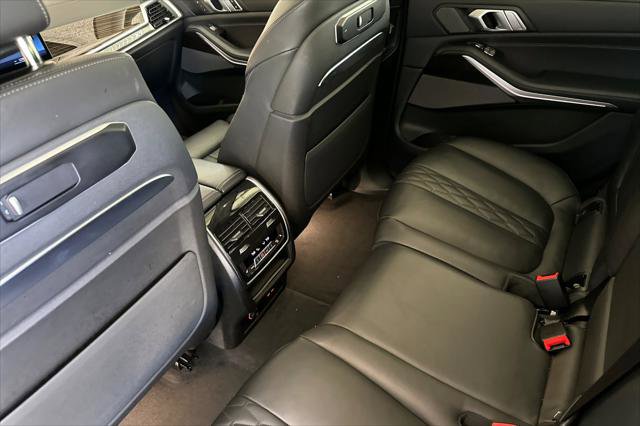Used 2025 BMW X7 xDrive40i image 11