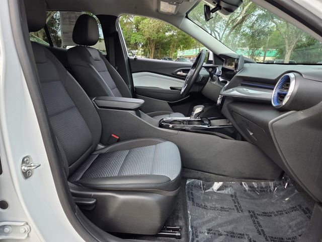 Certified 2025 Chevrolet Trax LT w/ LT Convenience Package FWD image 26