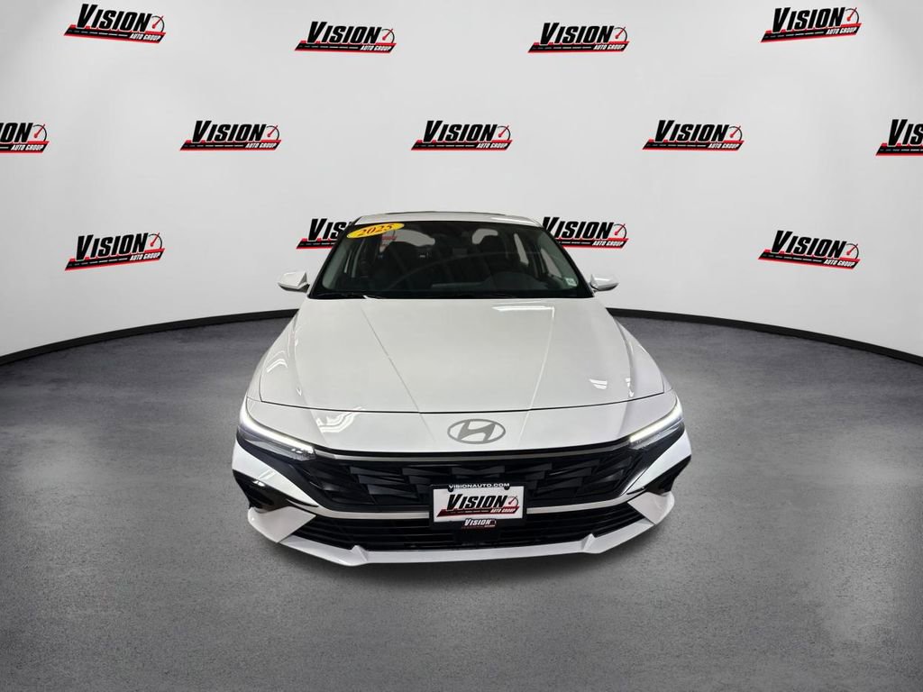Certified 2025 Hyundai Elantra SEL video 2