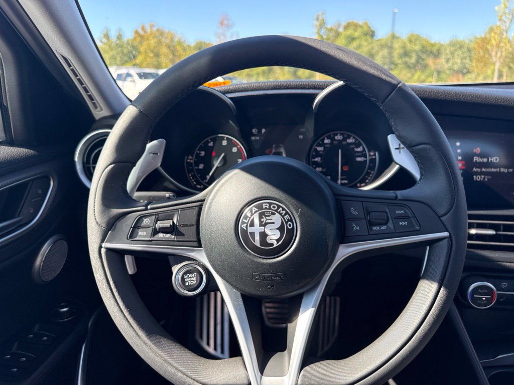 Used 2017 Alfa Romeo Giulia Ti w/ TI 19" Sport Package RWD image 20
