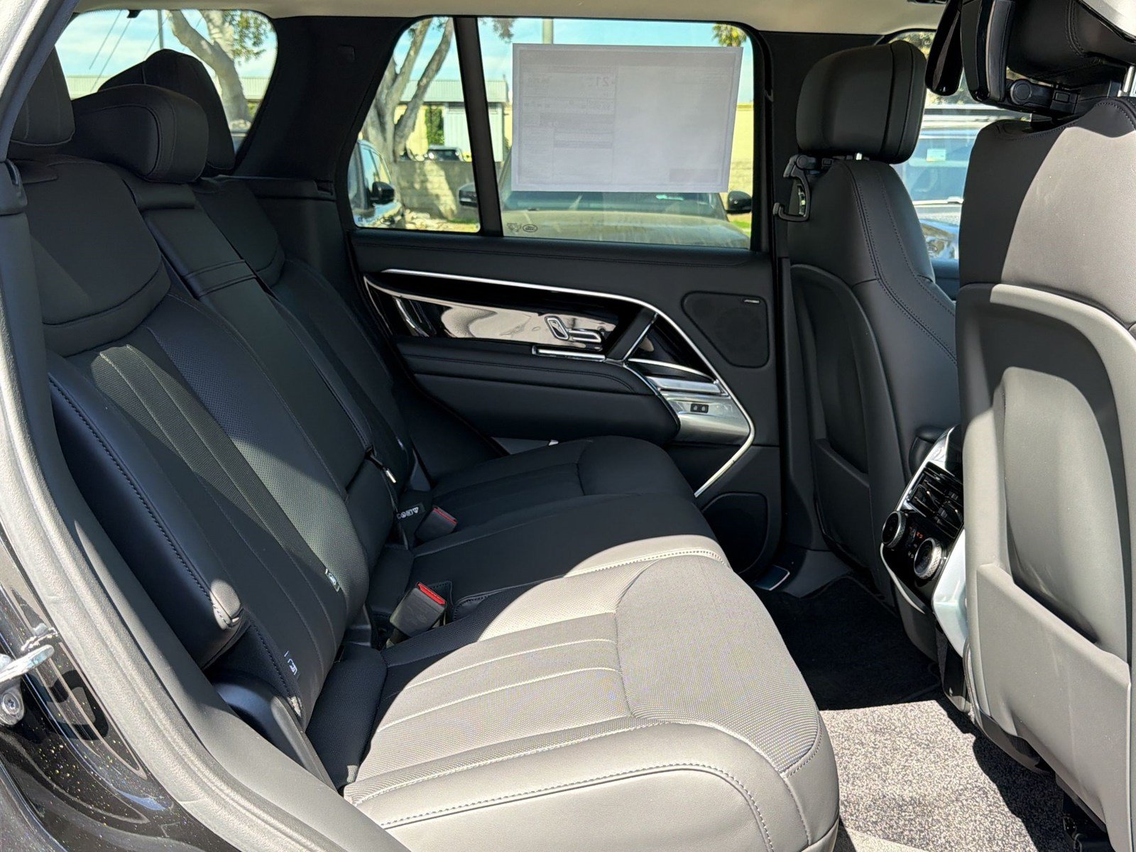 New 2026 Land Rover Range Rover SE AWD/4WD image 31