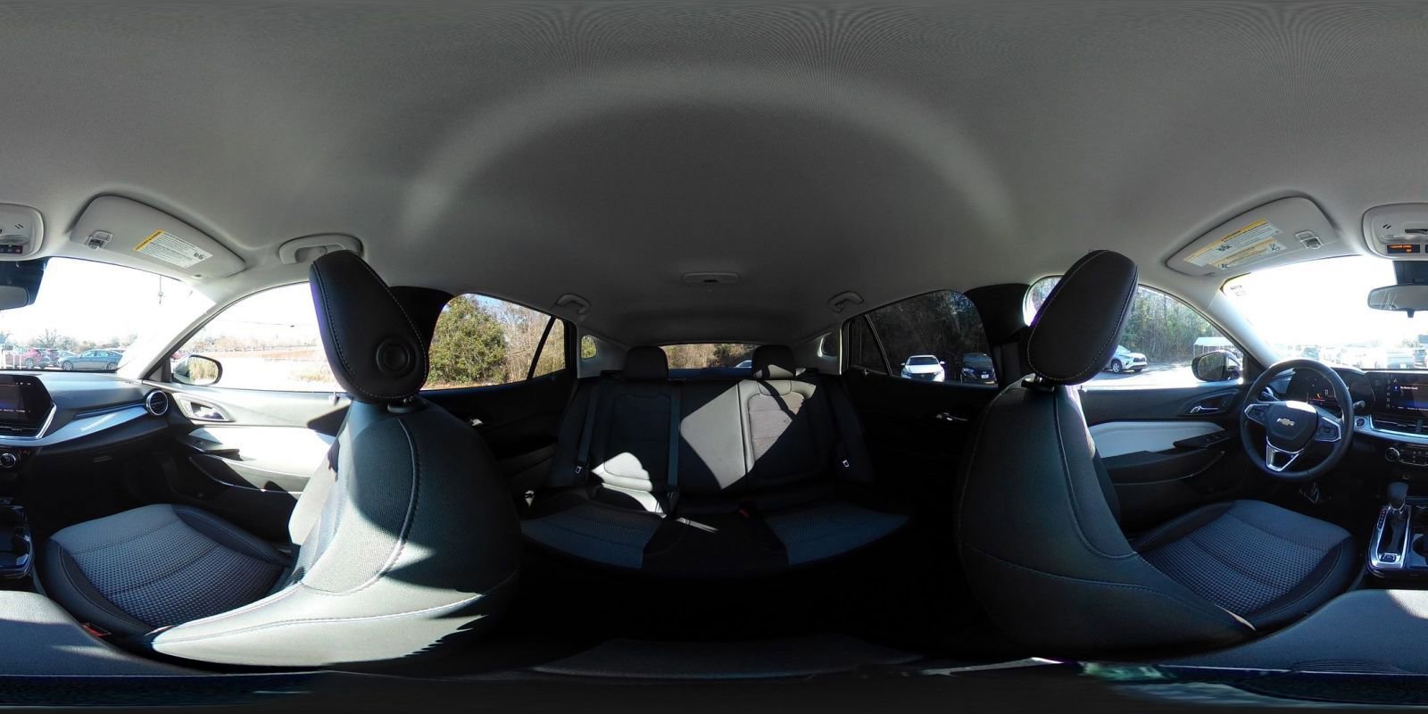 Used 2025 Chevrolet Trax LT w/ LT Convenience Package image 37