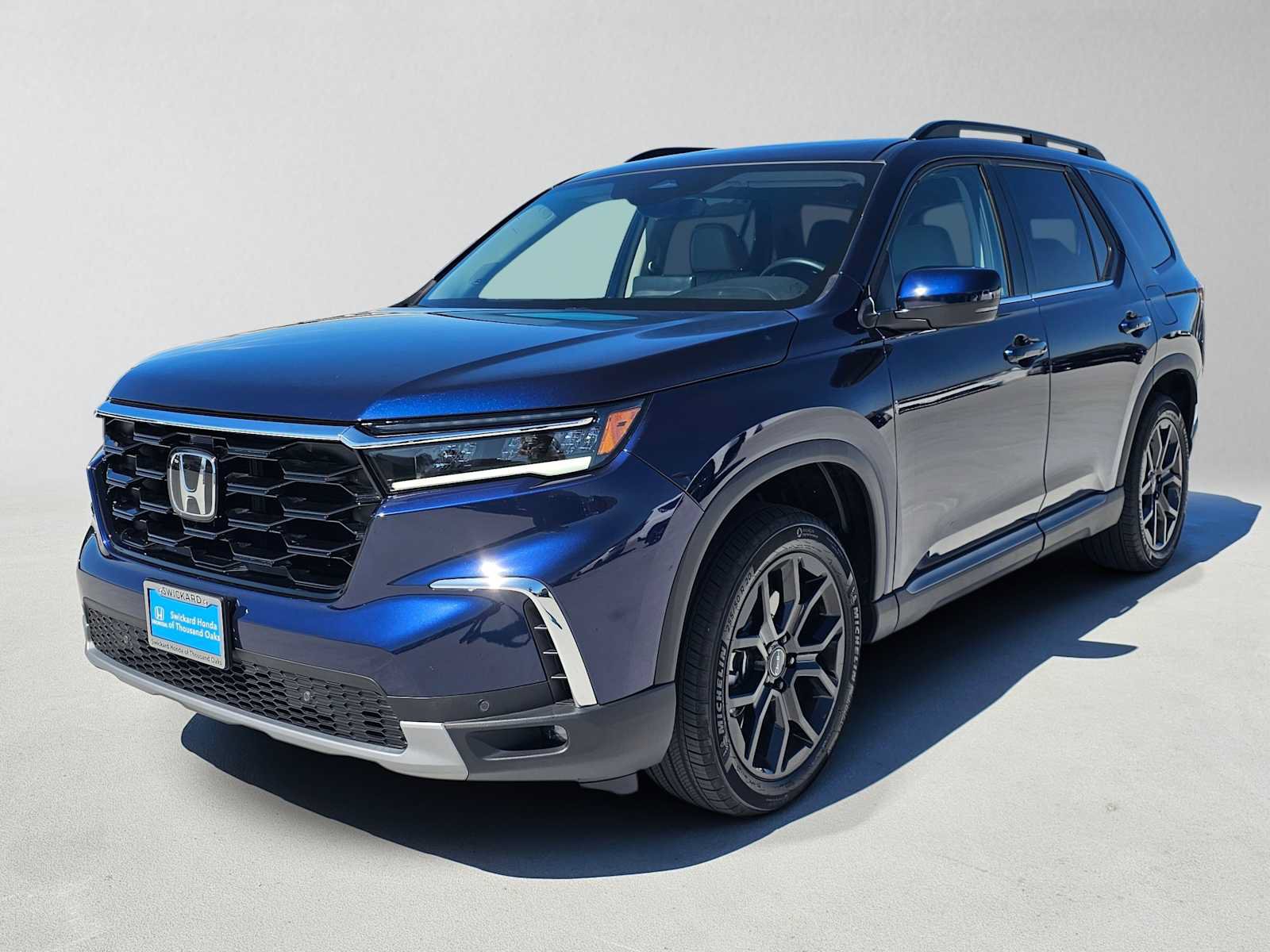 Used 2025 Honda Pilot Touring image 7