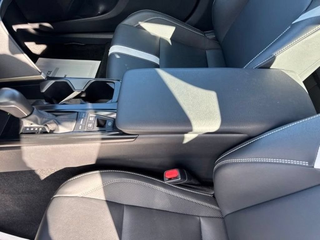 Used 2025 Toyota Camry SE FWD image 20