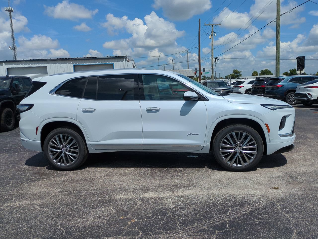New 2026 Buick Enclave Avenir w/ Super Cruise Package FWD image 3