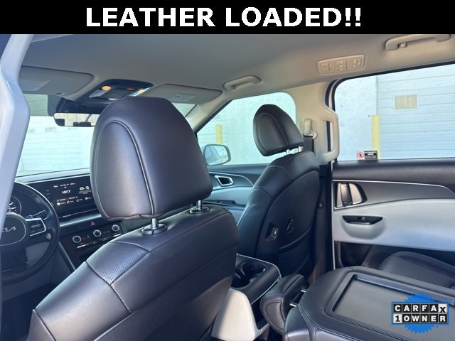 Used 2024 Kia Carnival LX image 29