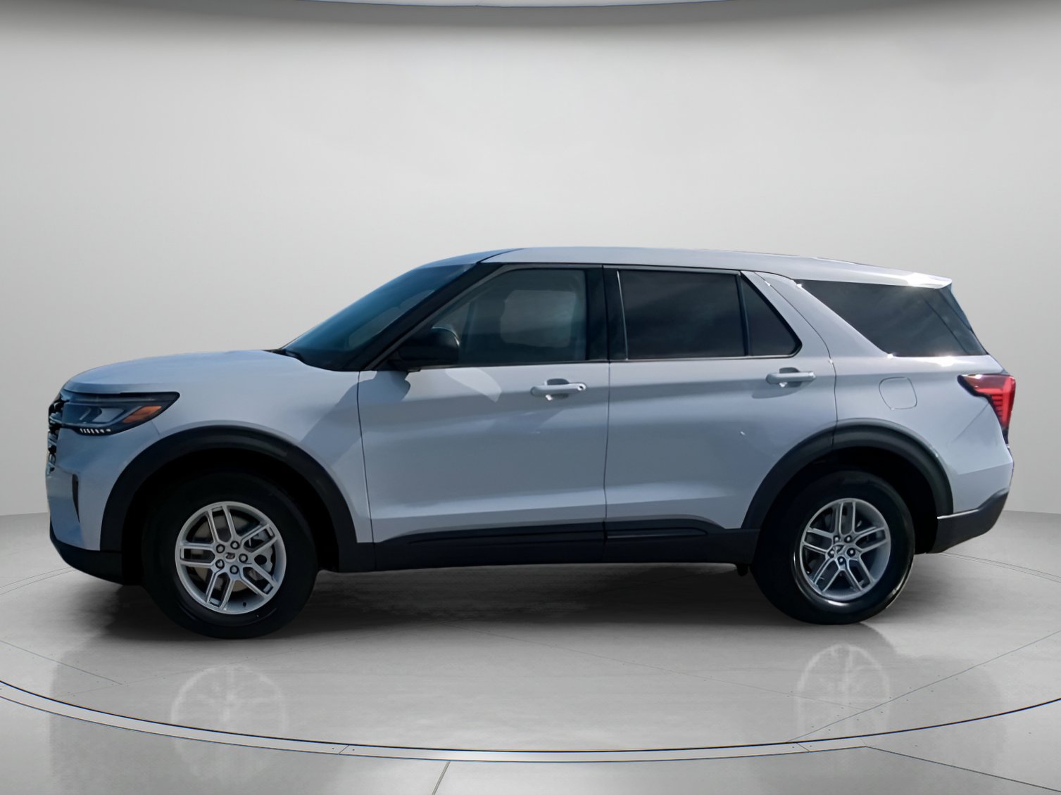 New 2026 Ford Explorer Active RWD image 15