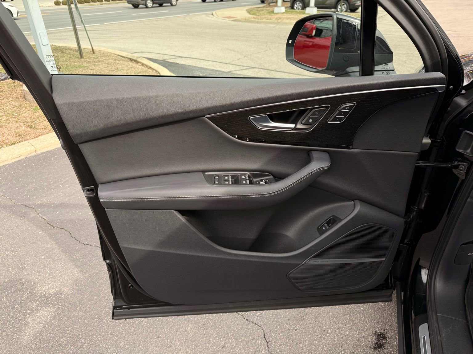 Used 2025 Audi Q7 3.0T Premium Plus w/ Premium Plus Package image 43