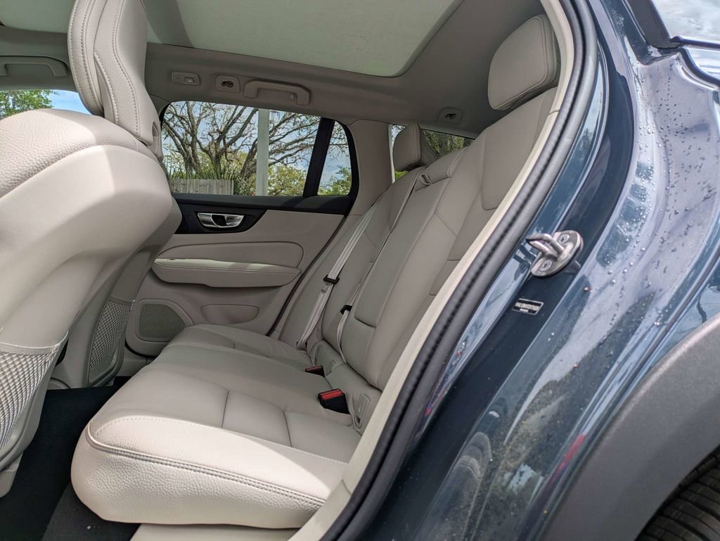 New 2026 Volvo V60 B5 Cross Country Plus w/ Protection Package Premier AWD/4WD image 15