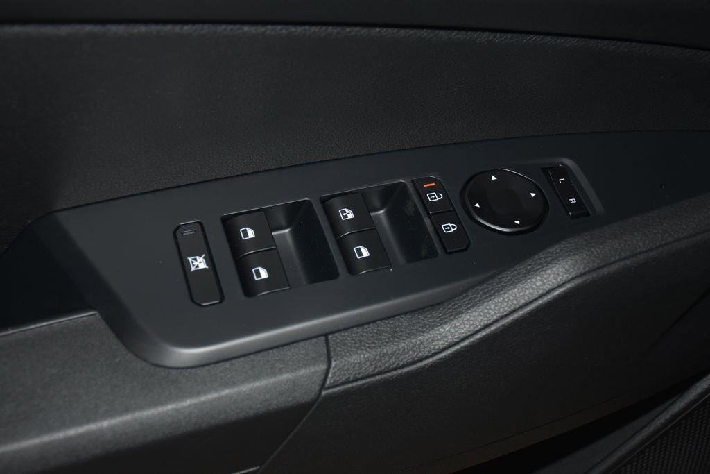 New 2026 Kia Sportage LX image 23