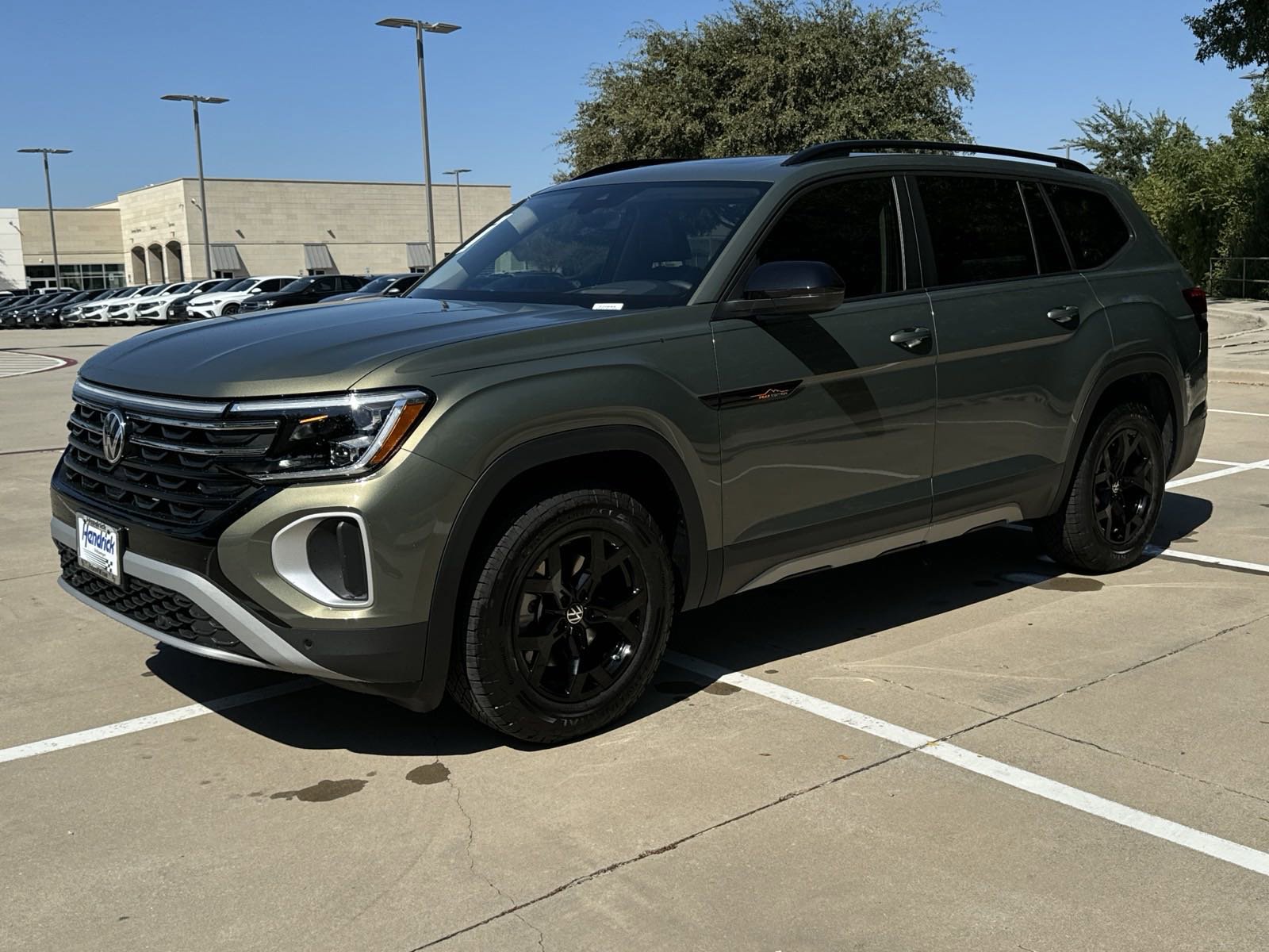 New 2026 Volkswagen Atlas Peak Edition AWD/4WD image 2