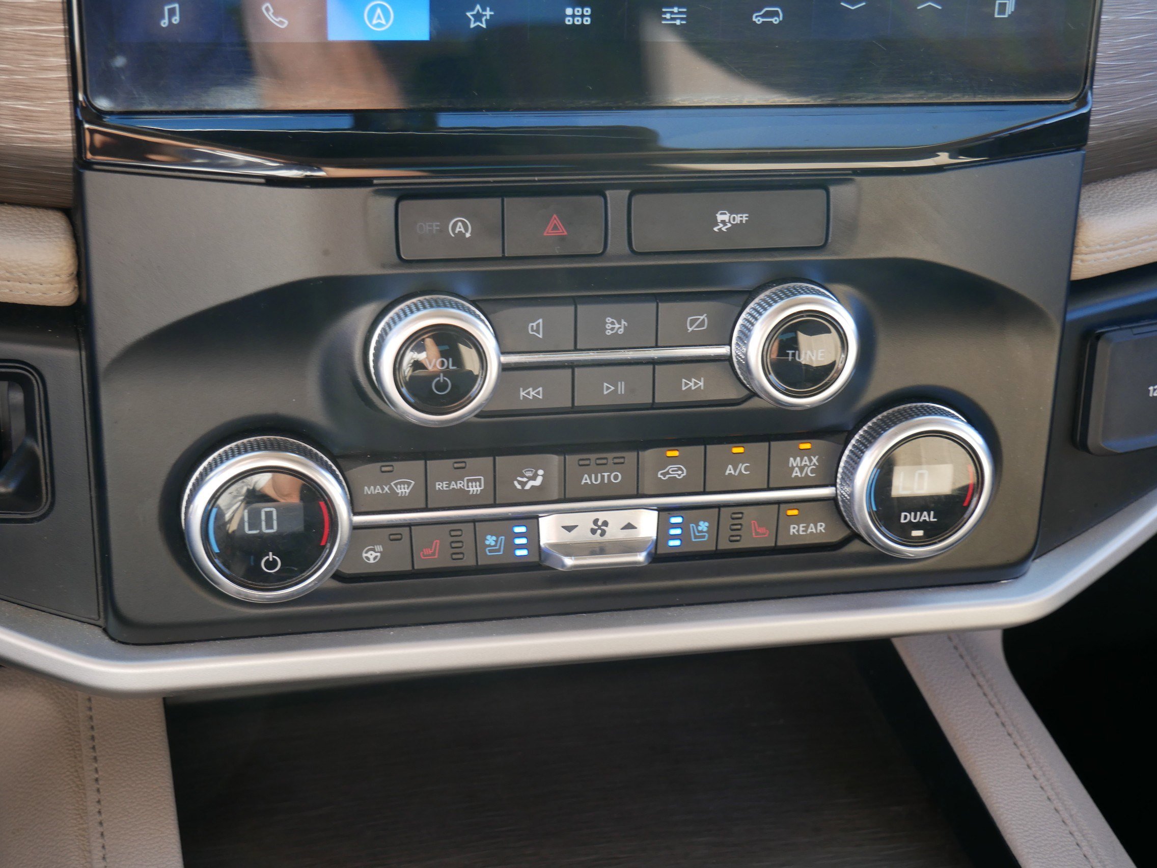 Certified 2024 Ford Expedition Limited image 23