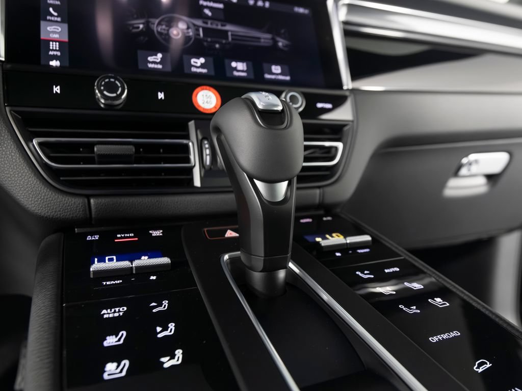 New 2026 Porsche Macan AWD/4WD image 30