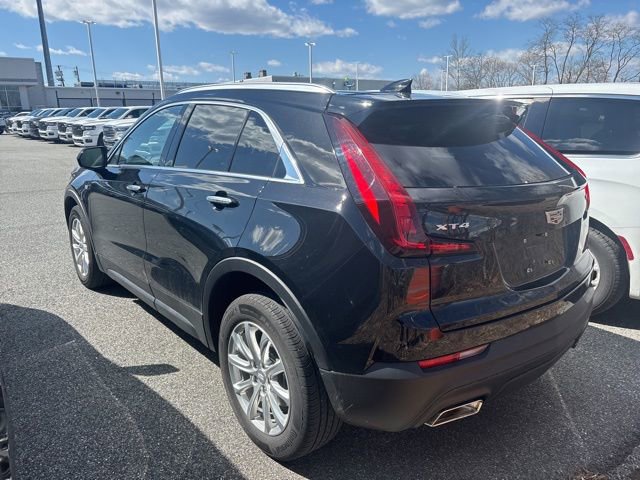 Used 2023 Cadillac XT4 Luxury w/ Cold Weather Package image 10