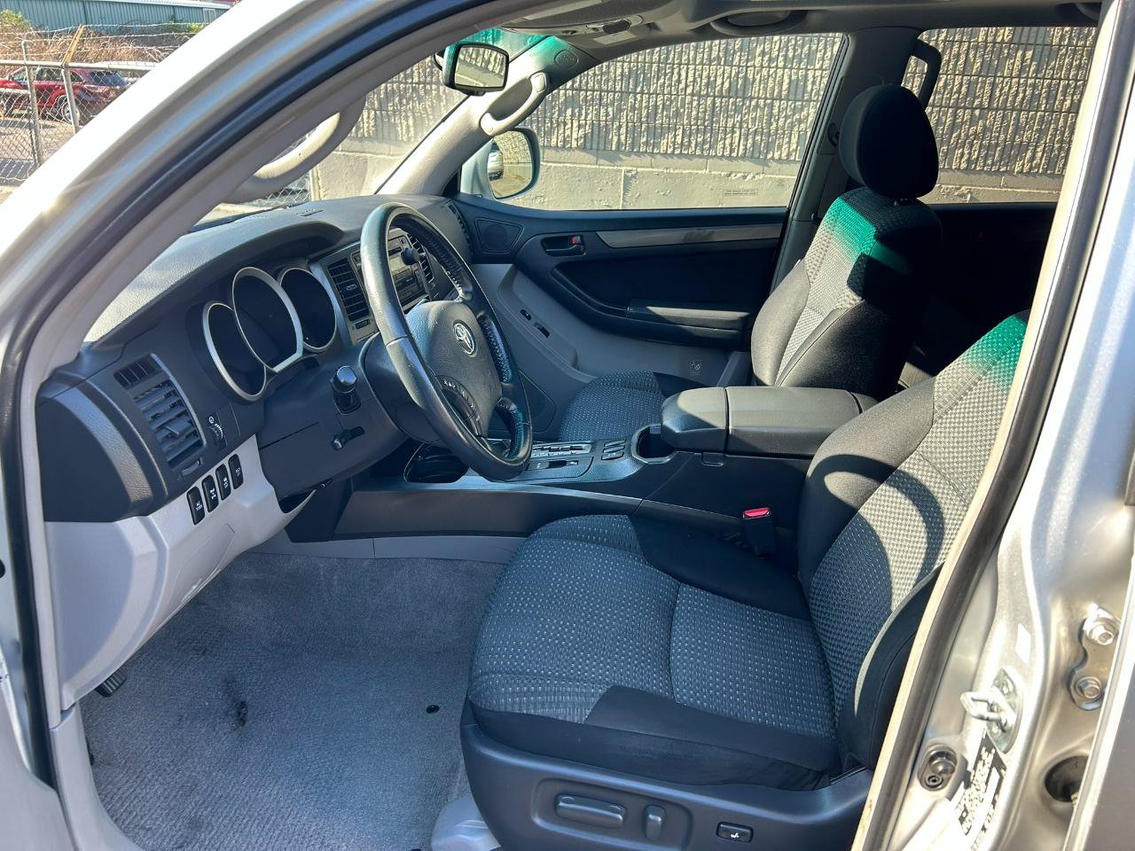 Used 2009 Toyota 4Runner SR5 AWD/4WD image 12