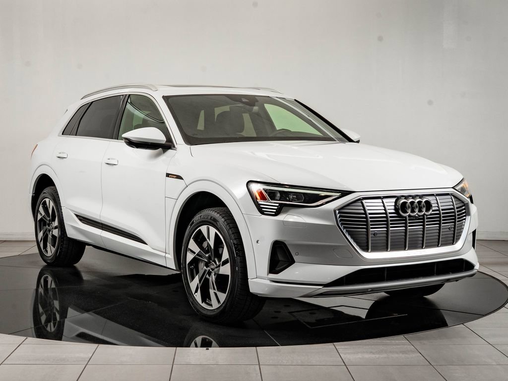 Used 2022 Audi e-tron Premium Plus w/ Premium Plus Package image 12