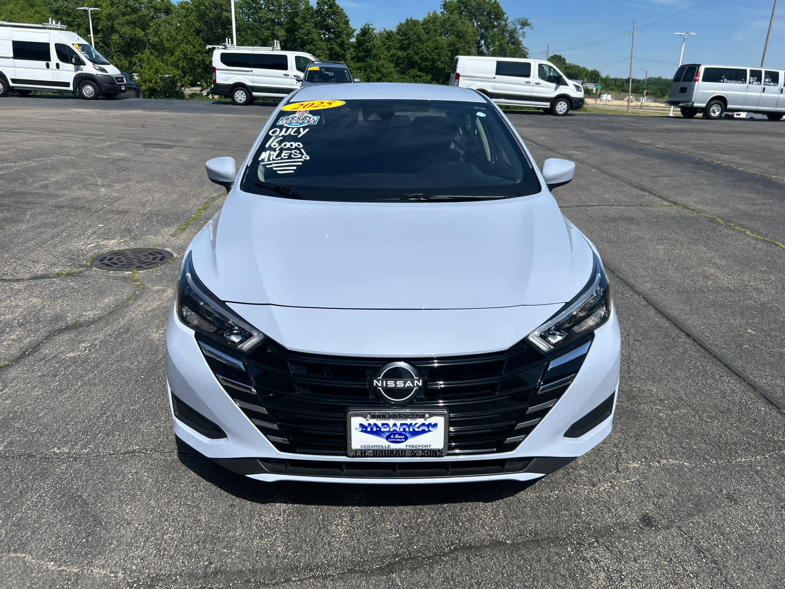 Used 2025 Nissan Versa SV w/ Trunk Package FWD image 2