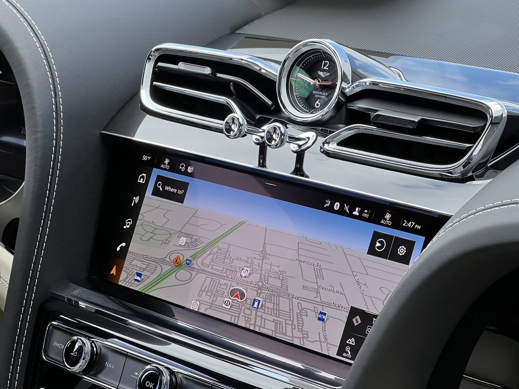 Used 2025 Bentley Bentayga image 47