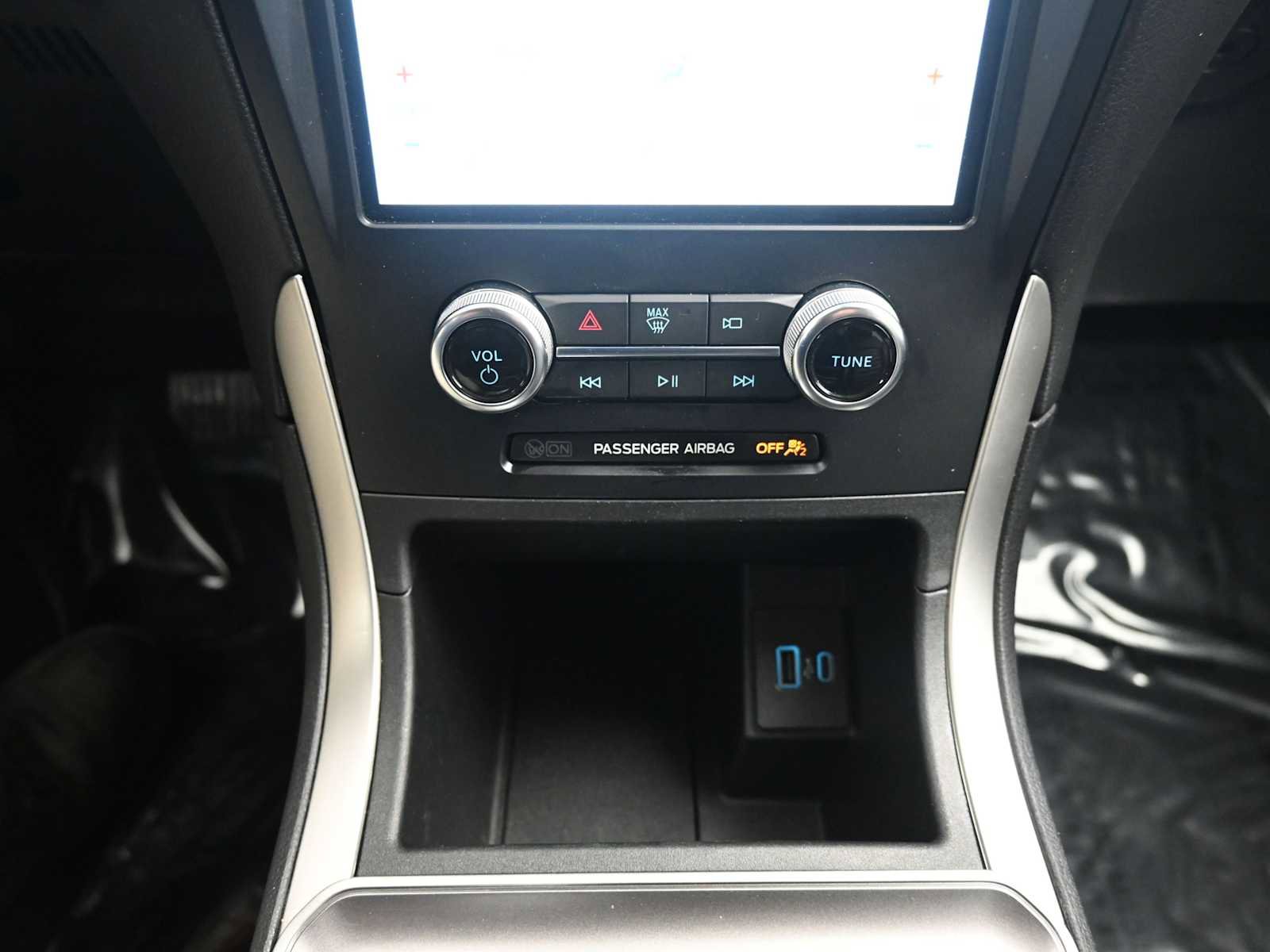 Used 2024 Ford Edge SEL image 25