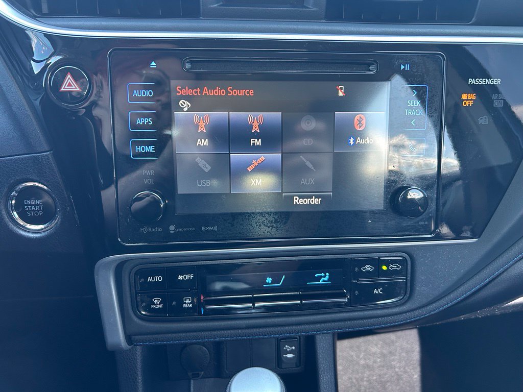 Used 2017 Toyota Corolla SE w/ SE Premium Package FWD image 17