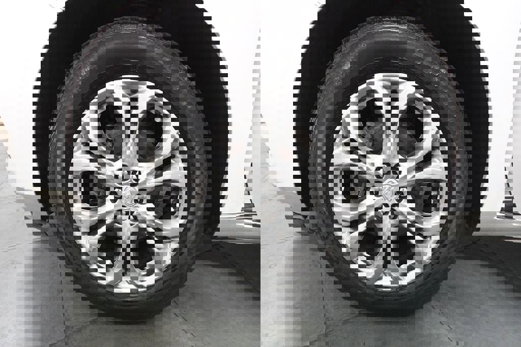 Used 2018 Buick Enclave Avenir w/ Avenir Technology Package image 39