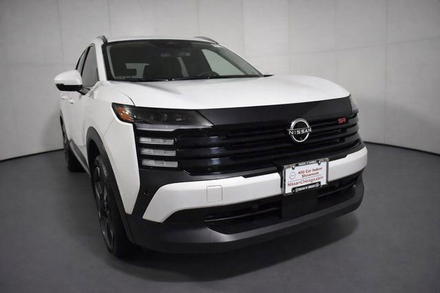 Certified 2025 Nissan Kicks SR image 3