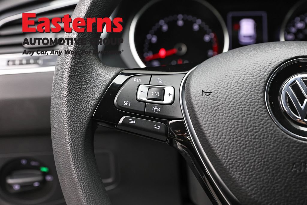 Used 2020 Volkswagen Tiguan S image 15