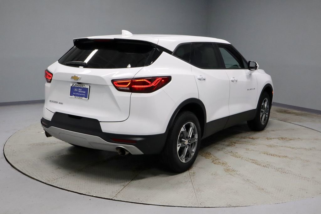 Used 2025 Chevrolet Blazer LT AWD/4WD image 11