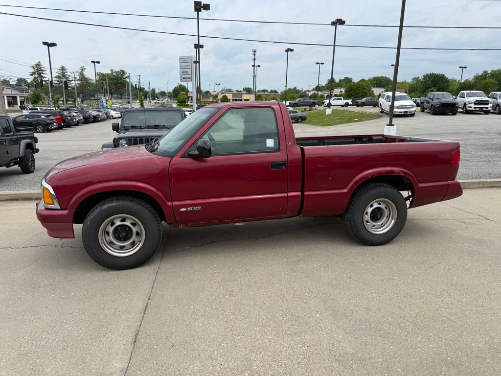 Used 1996 Chevrolet S10 Pickup 2WD Regular Cab image 10