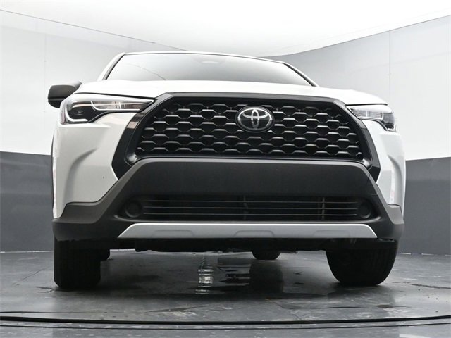 Used 2025 Toyota Corolla Cross L image 19