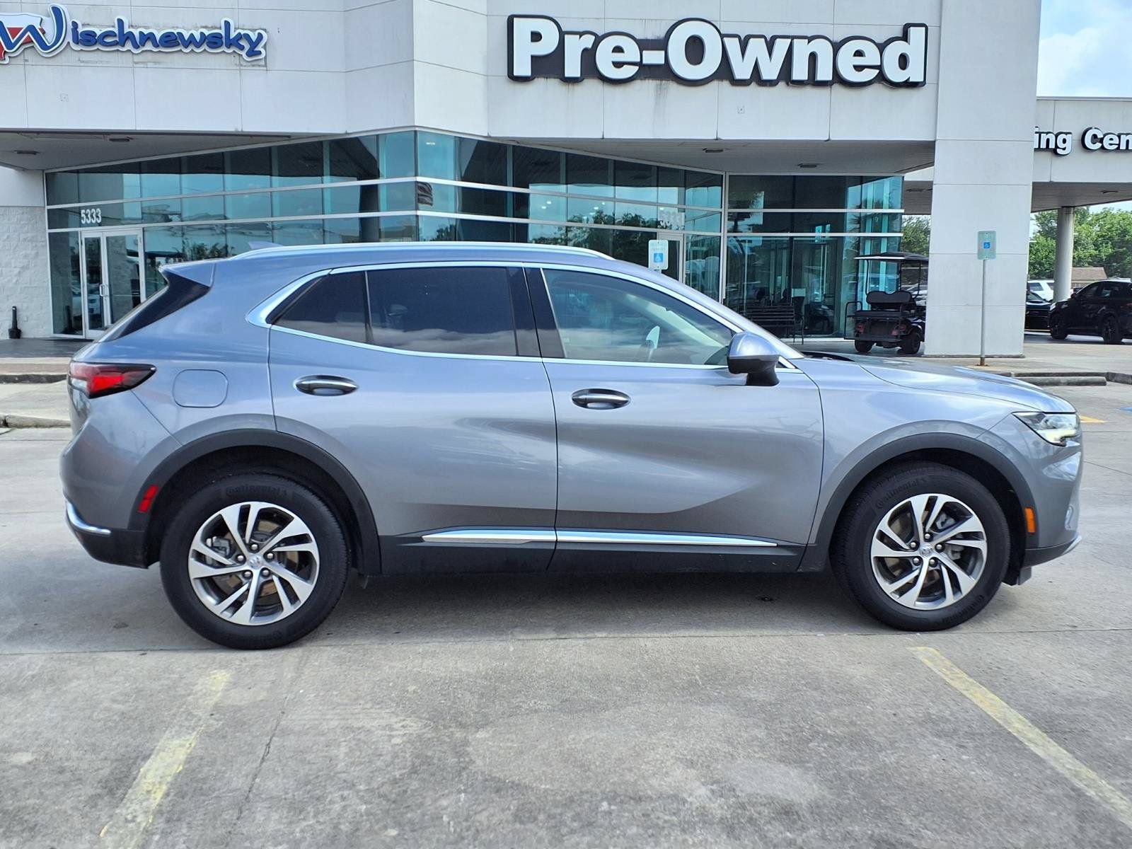 Used 2022 Buick Envision Essence w/ Safety Package FWD image 4