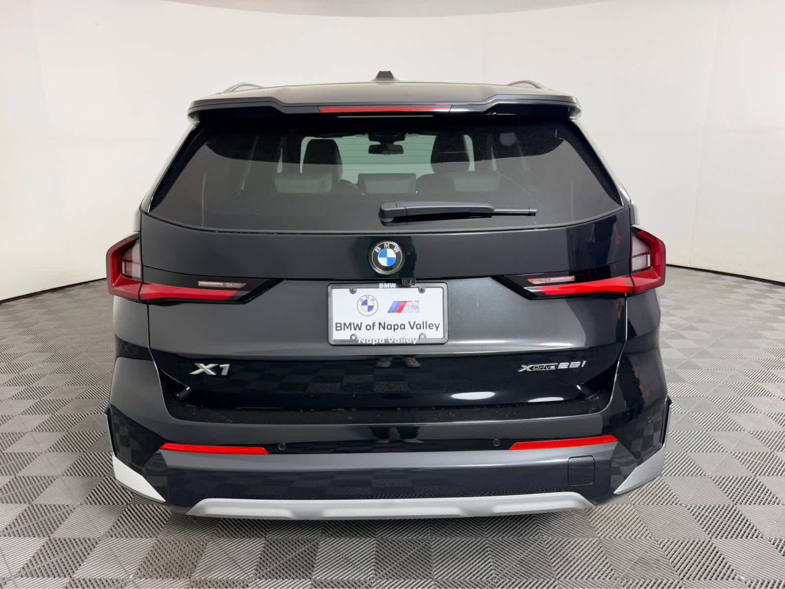 New 2027 BMW X1 xDrive28i AWD/4WD image 4
