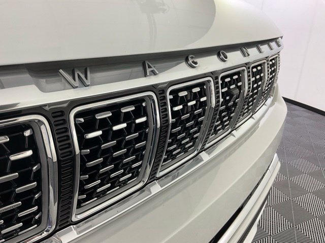 Used 2023 Jeep Grand Wagoneer Series II AWD/4WD image 9